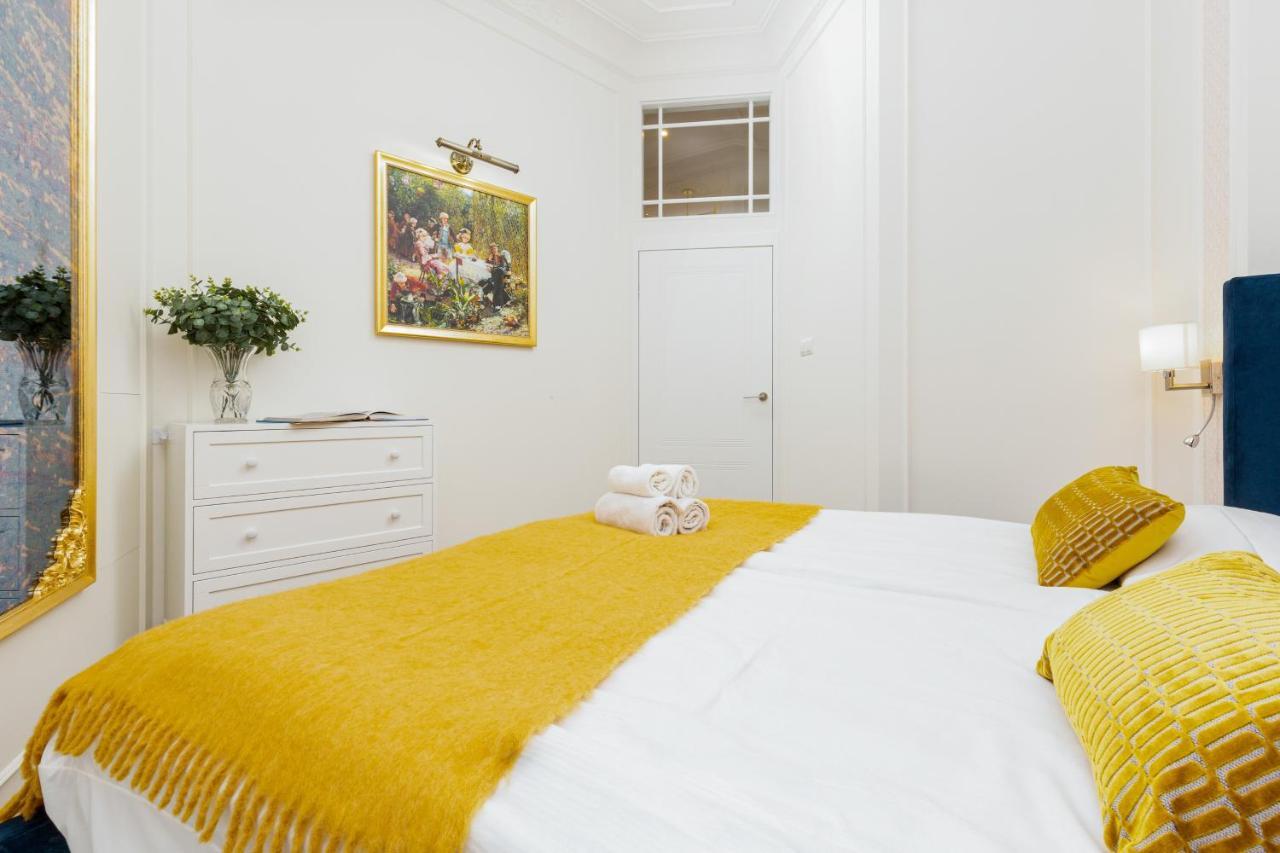 Royal Apartment Kopernika By Renters Prestige Warsaw Luaran gambar