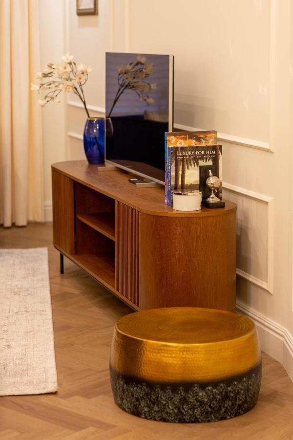 Royal Apartment Kopernika By Renters Prestige Warsaw Luaran gambar