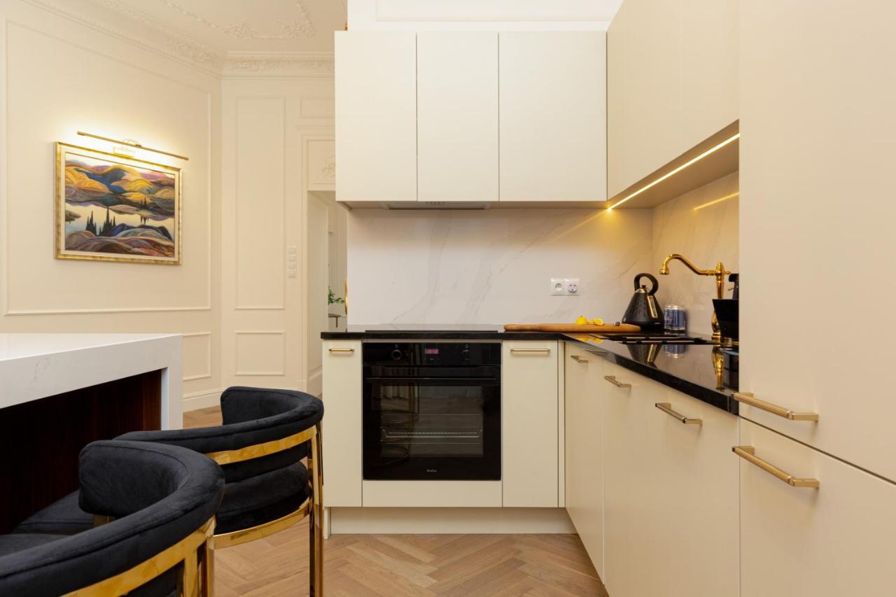 Royal Apartment Kopernika By Renters Prestige Warsaw Luaran gambar