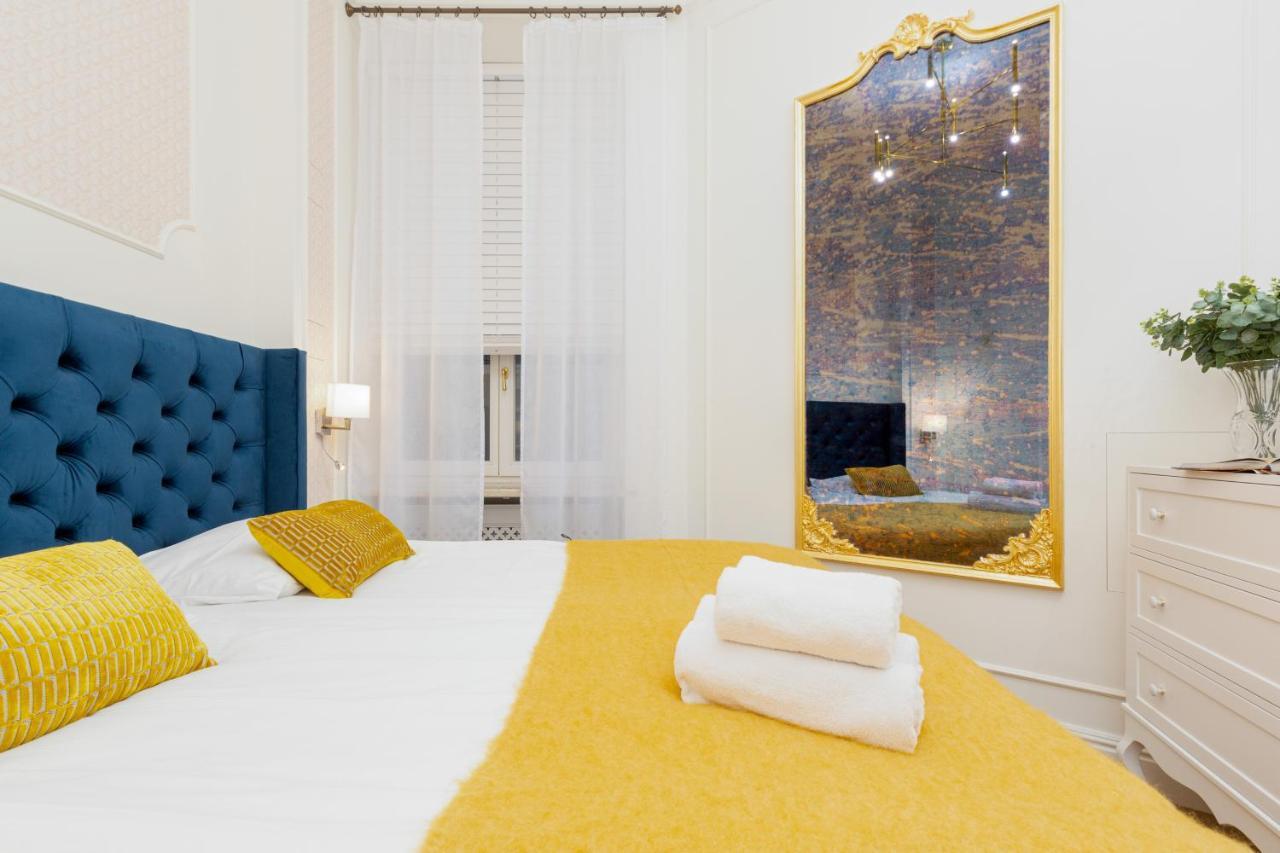 Royal Apartment Kopernika By Renters Prestige Warsaw Luaran gambar